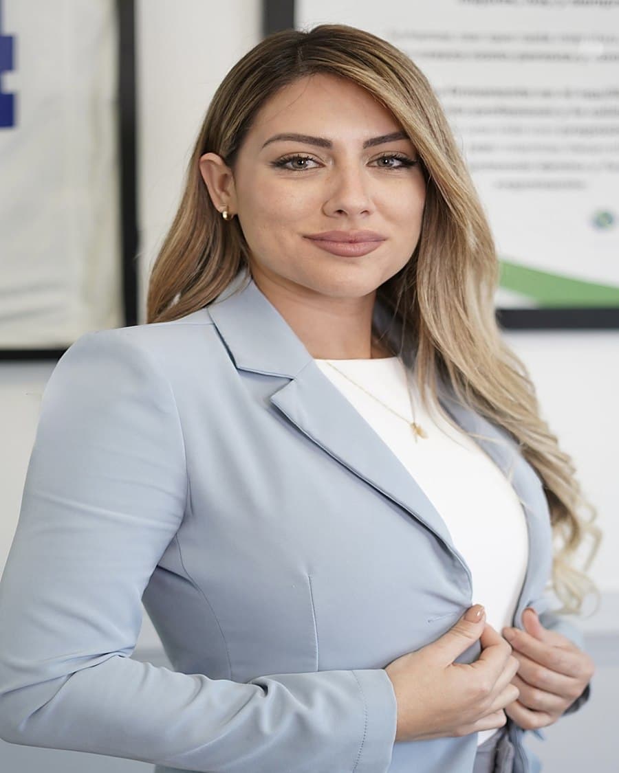 Retrato de Paola Asaro, COO y co-fundadora de Ramirez Organization.
